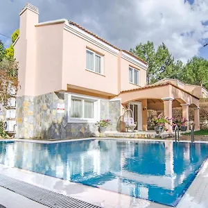 Peninsula Pine Club Boutique & Kuşadası